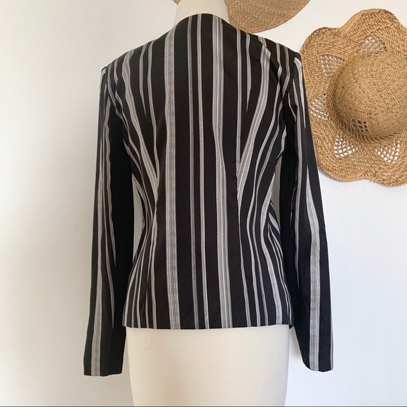 Sateen style black & white print BCBG blazer 4 - Picture 3 of 4